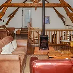 Semesterbostad Cozy In Savigné-sous-le-Lude